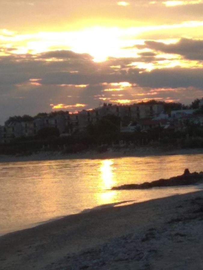 Adam'S Holiday House 2019 Karianí Kültér fotó