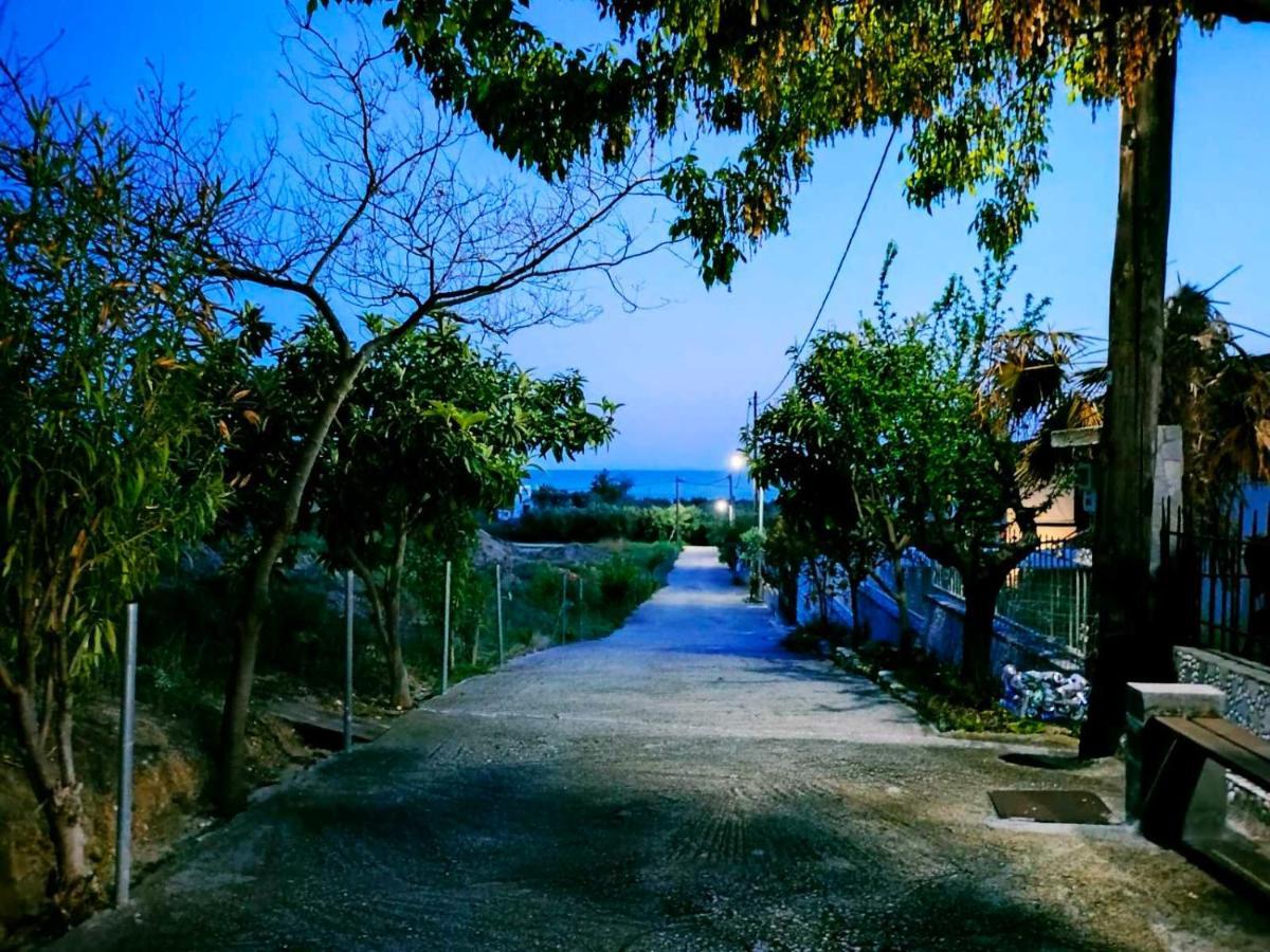 Adam'S Holiday House 2019 Karianí Kültér fotó